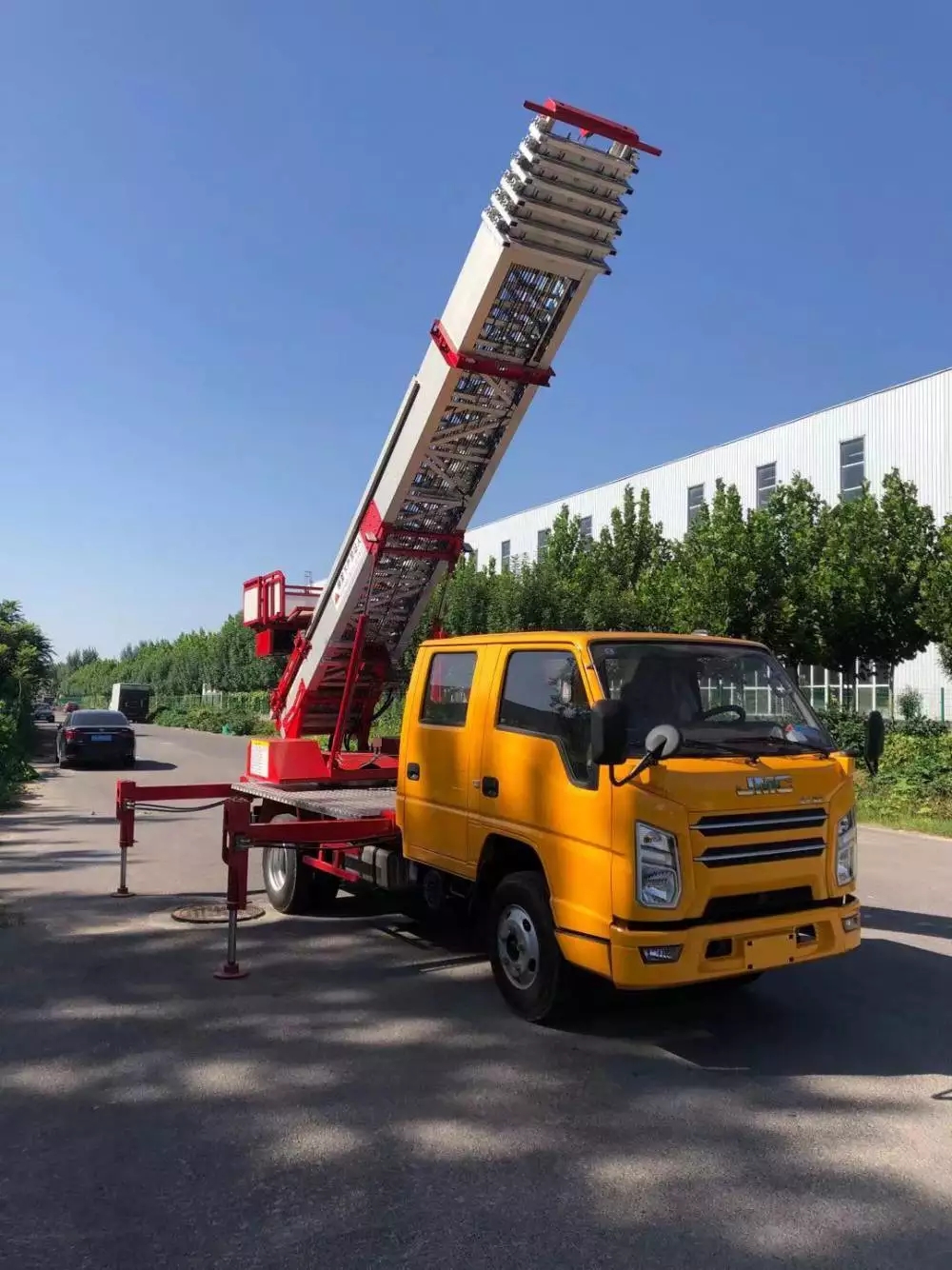 大田镇附近的云梯车出租服务：轻松解决高空作业需求